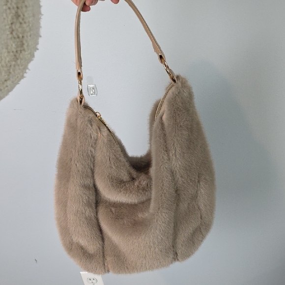 Handbags - NEW Faux Fur brown shoulder bag